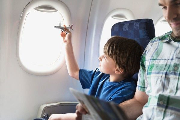Giấy tờ cho trẻ em khi đi máy bay